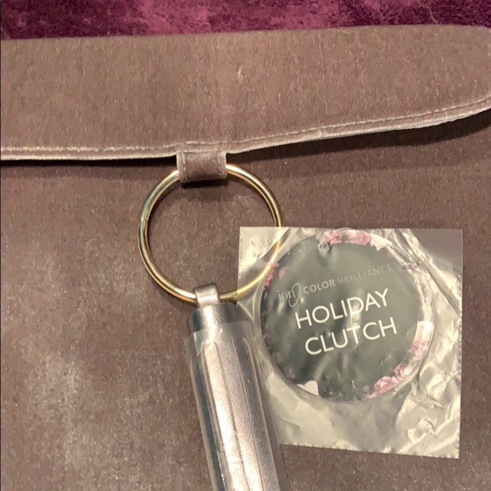 Ion holiday clutch